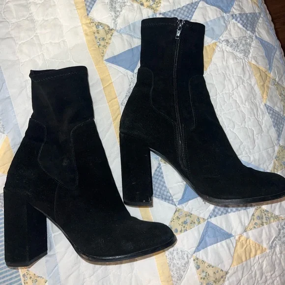 Black ankle booties - Picture 1 of 5